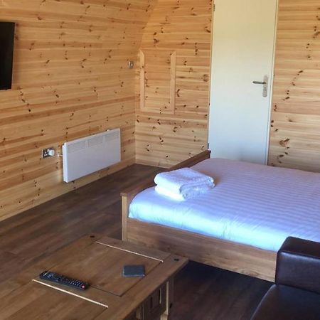 Superior Glamping Pod With Hot Tub Hotel Frodsham Exterior photo