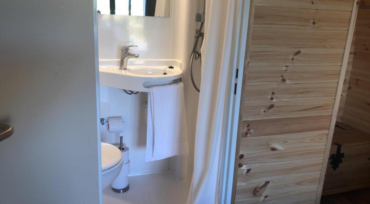 Superior Glamping Pod With Hot Tub Hotel Frodsham Exterior photo